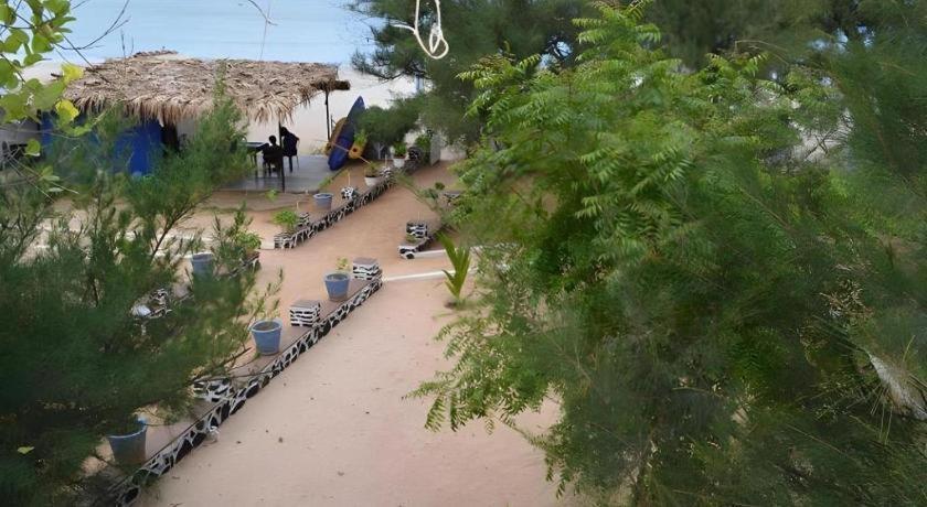 Silver Beach Hotel トリンコマリー エクステリア 写真